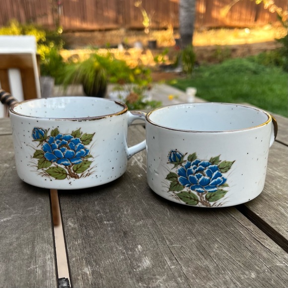 Vintage Japan Stoneware Blue Flower Speckled Soup Bowl or Large Mug Set of Two - Picture 2 of 10